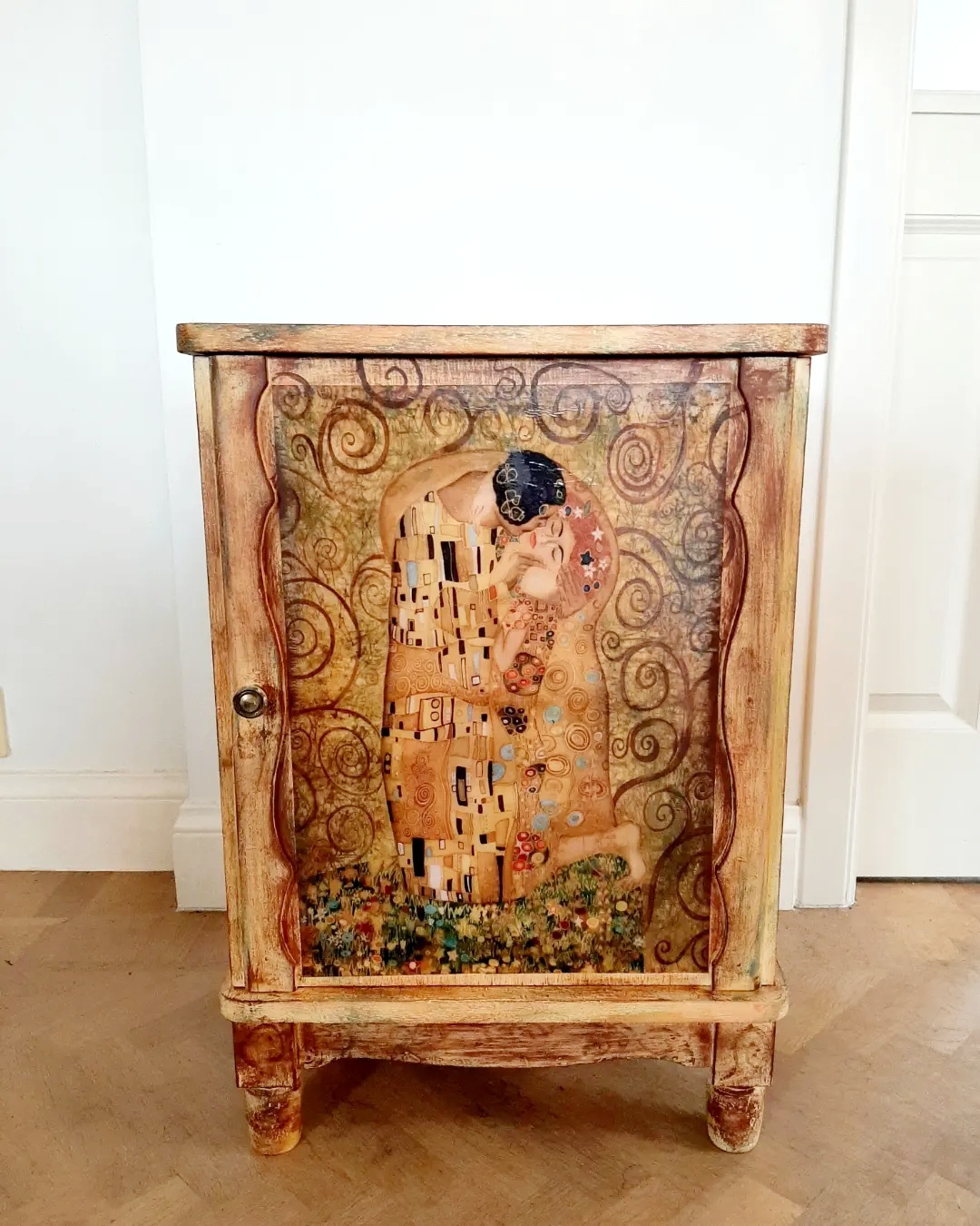 Meubel pimpen: Afwerkingstechnieken deel 1 (wax, sjablonen, transfers) - Foto